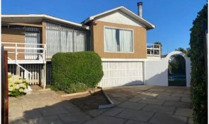 El Quisco te Espera: ¡Casa con Piscina, Quincho y Relax Total!